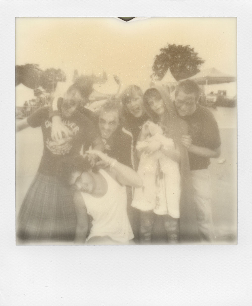 001.-Animasia---Polaroid-636-TC