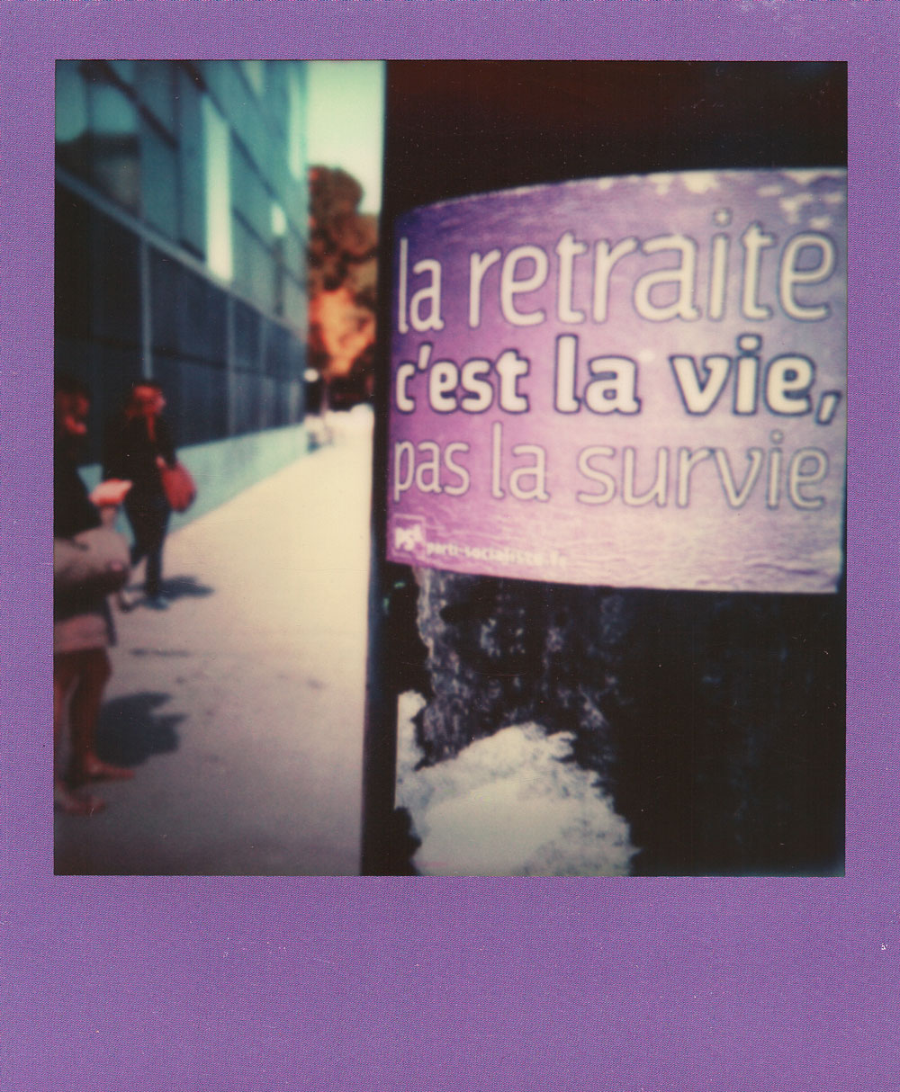 008.-Retraite-vs-Survie---Polaroid-SLR680